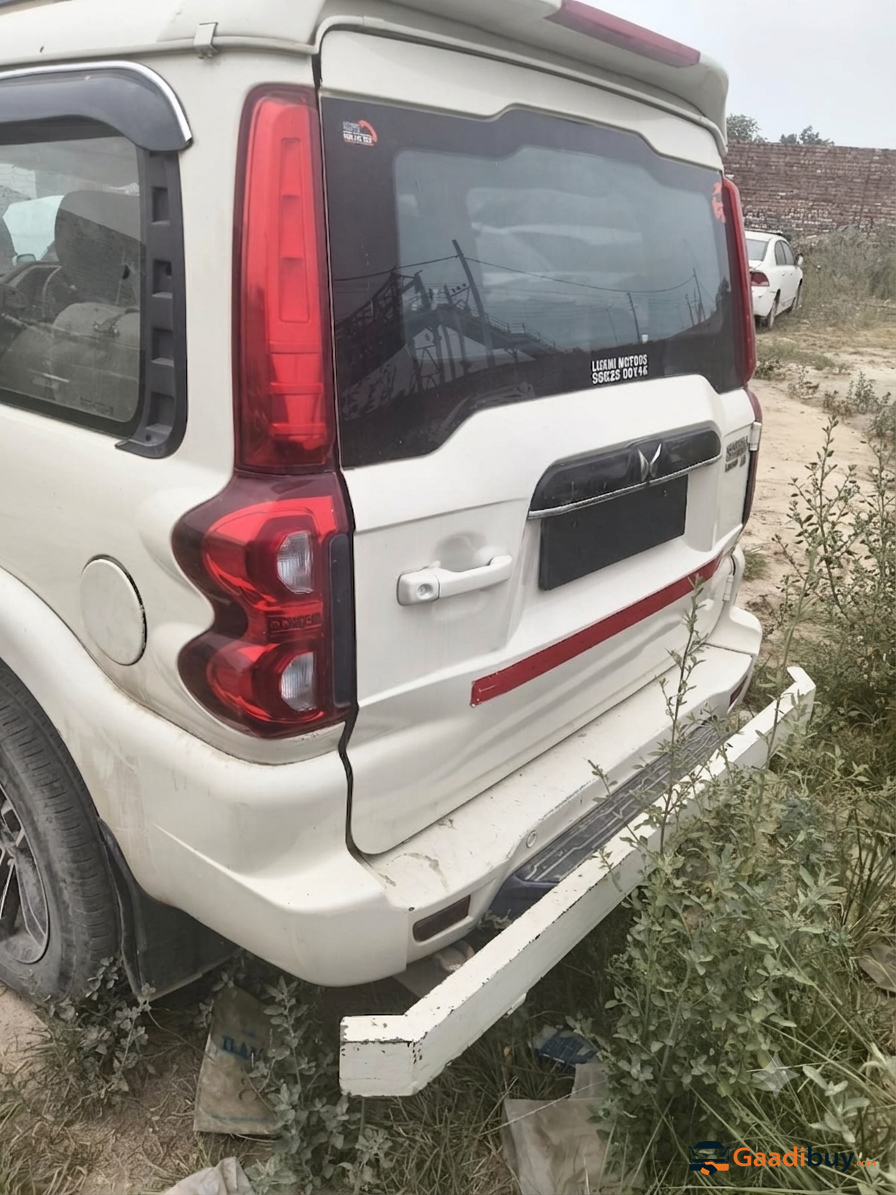 Mahindra SCORPIO CLASSIC S MT