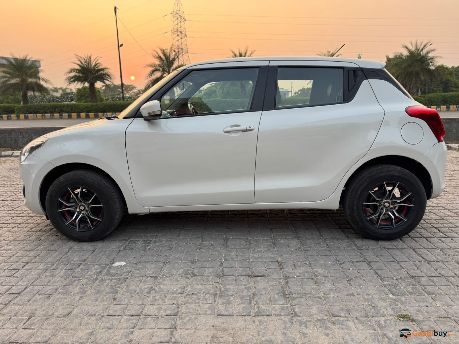 SWIFT LXI CNG*